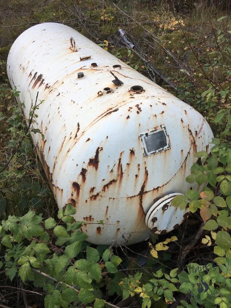 Old and used tank shot from another angle