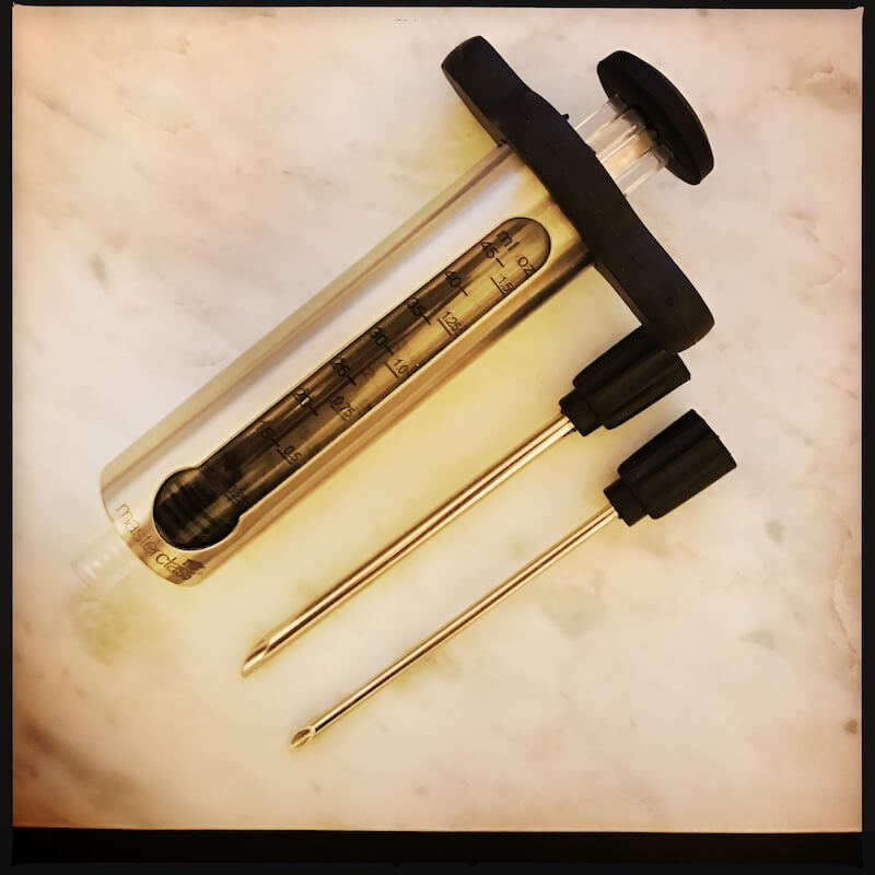 Marinade injector